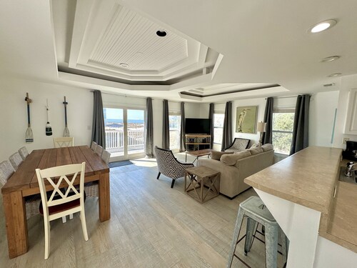 New Renovation 2024 Direct Gulf View! White Beach Dolphins 4 Bedrooms, 3.5 bath