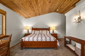 3 bedrooms, desk, iron/ironing board, free WiFi