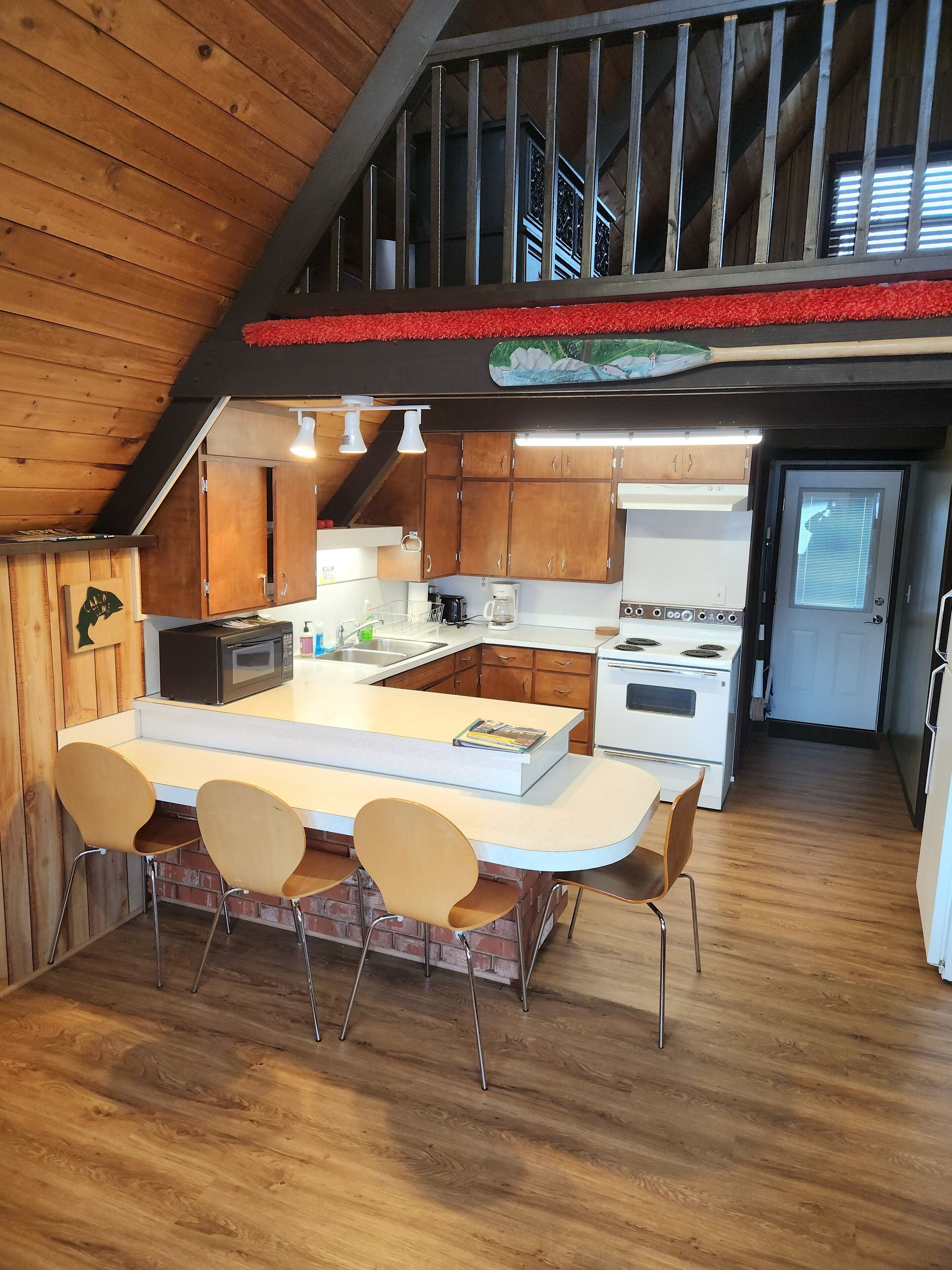 K øleskab, mikrobølgeovn, ovn, kogeplade