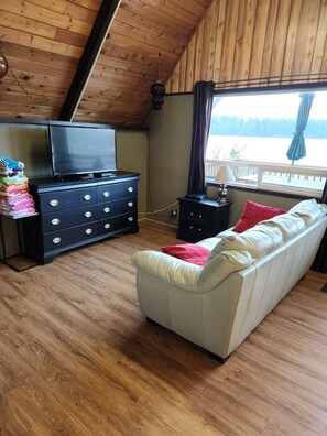 Una Smart TV, un reproductor de DVD