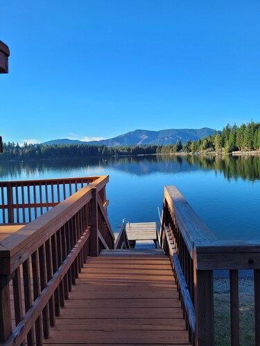 Vintage Waterfront Cabin on Lake Nahwatzel! Private dock and gorgeous views!