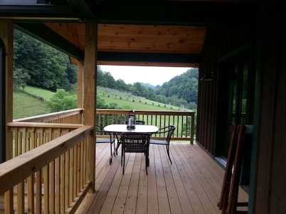 A Unique Mountain Cottage On A Farm With Great Fishing, Trails And Parks Nearby