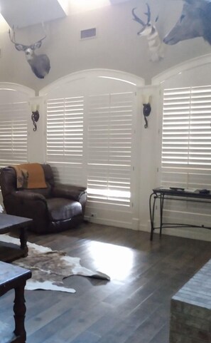 Interior - Whitetail Ranch Manor Retreat (Bryan)