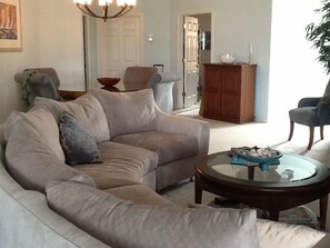 Smart TV, DVD player, table tennis, books