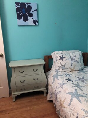 5 bedrooms, iron/ironing board, free WiFi
