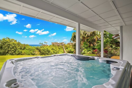 Luxury Oceanfront Escape – A/C, Hot Tub, 5 bedrooms & Stunning Ocean Views!