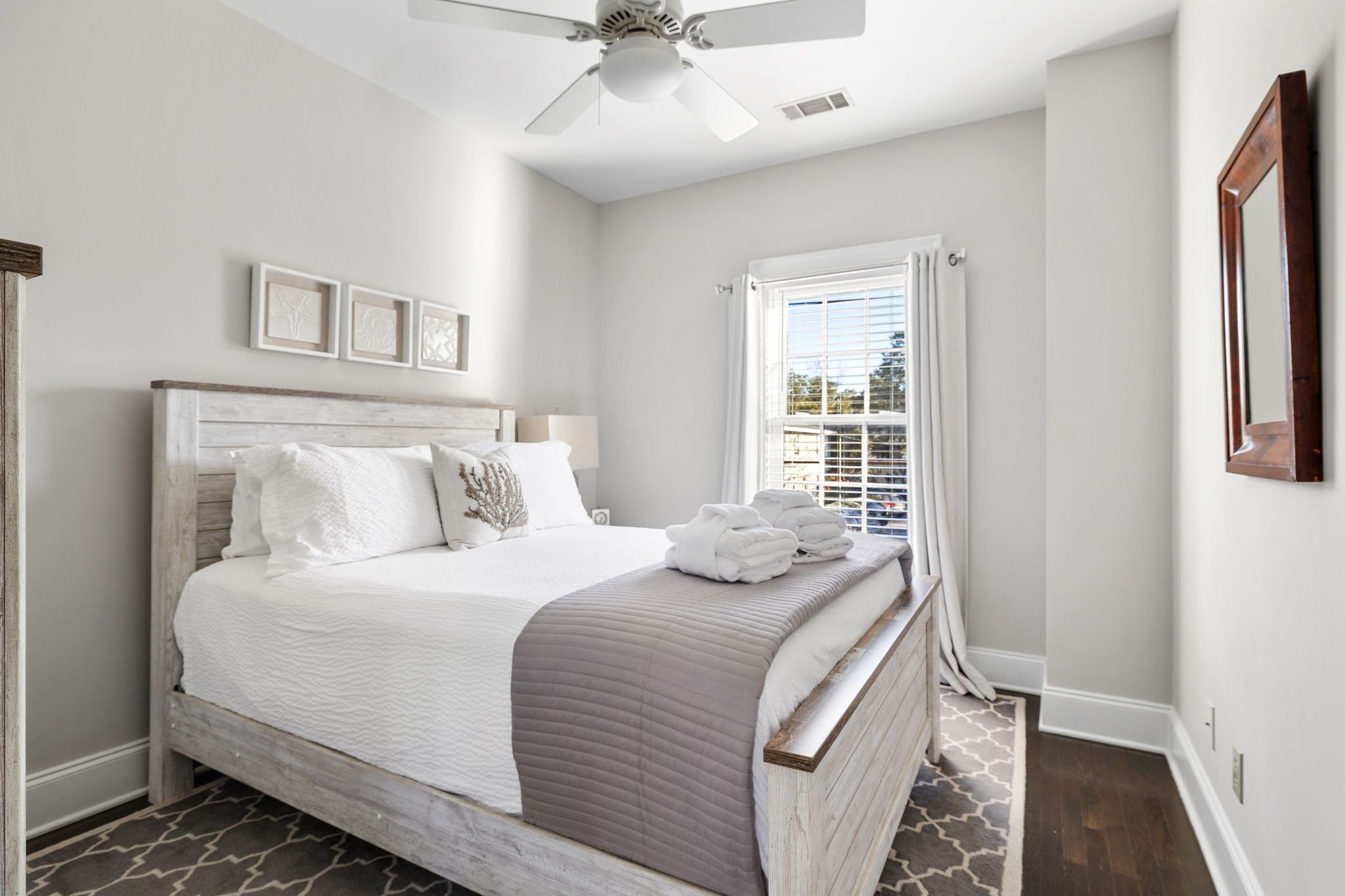 2 bedrooms, iron/ironing board, free WiFi, bed sheets