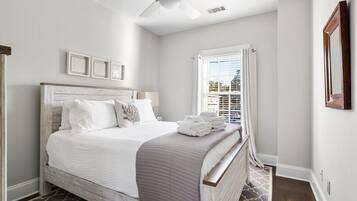 2 chambres, fer et planche à repasser, Wi-Fi gratuit, draps fournis