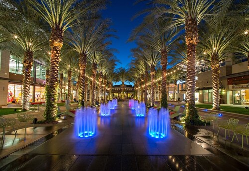 Old Town Scottsdale Getaway with Pool, Hot Tub, Private Putting Green & Foosball