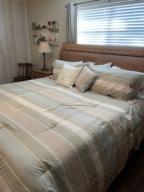 4 chambres, fer et planche à repasser, Wi-Fi gratuit, draps fournis