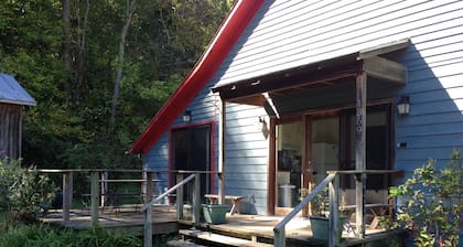 Alone Mill Schoolhouse - A paradise for outdoor lovers