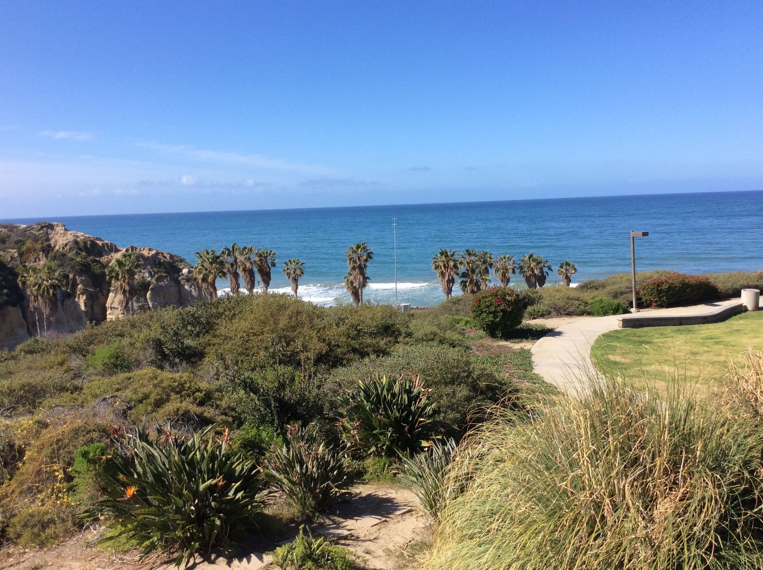 Beach nearby, sun-loungers, beach towels