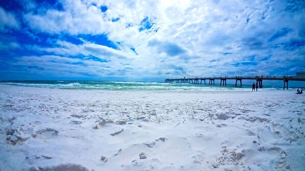 Beach - Waterfront Studio with two Pools, Grills, Pet Friendly (Fort Walton Beach)