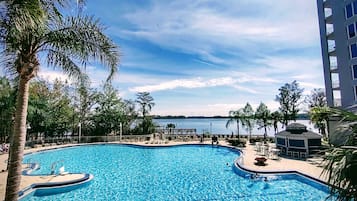 Piscine extérieure, piscine chauffée