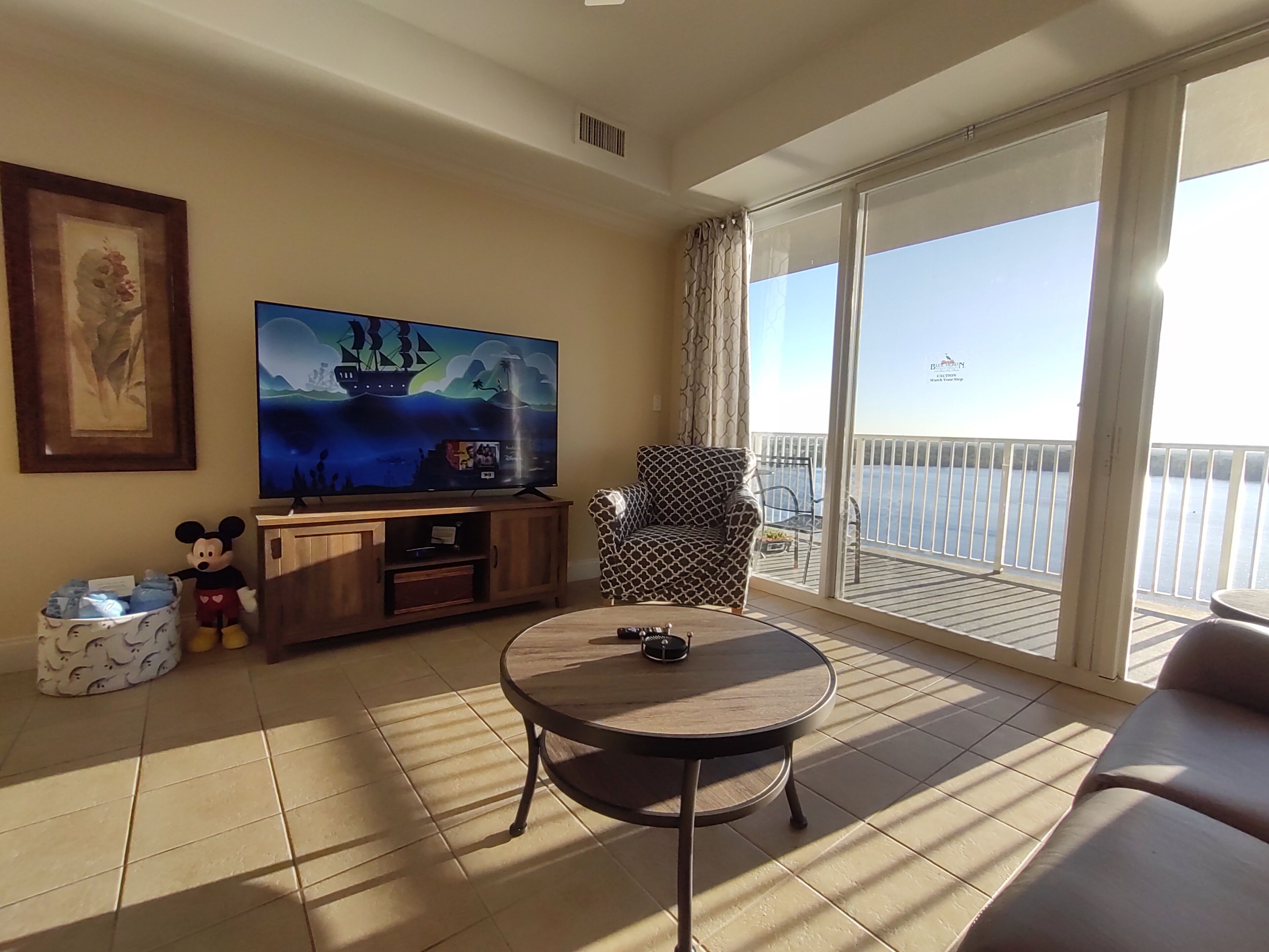 Smart TV, DVD player, stereo