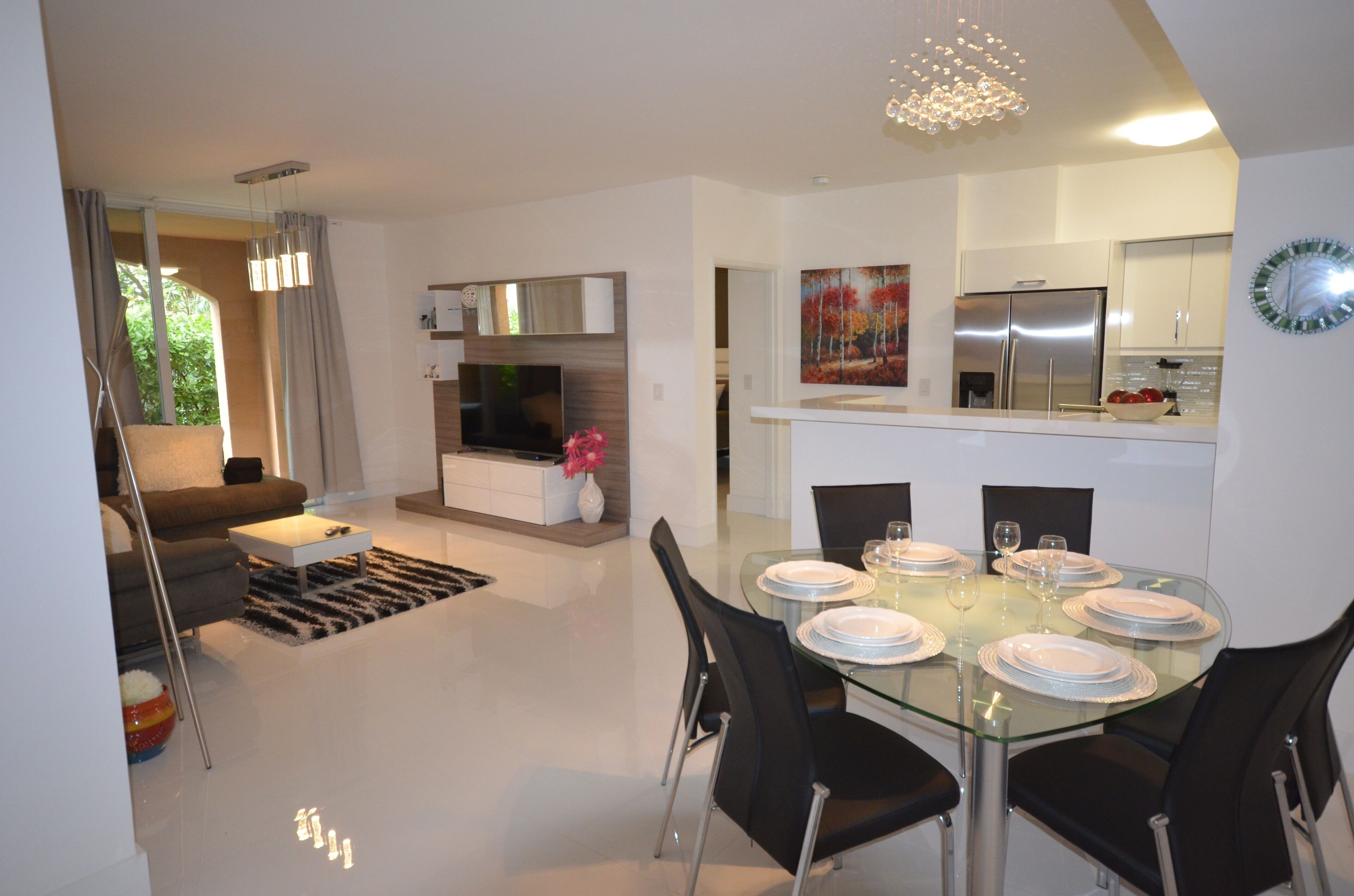 Luxury Remodeled, 2BR/BA, Ideal Vacation