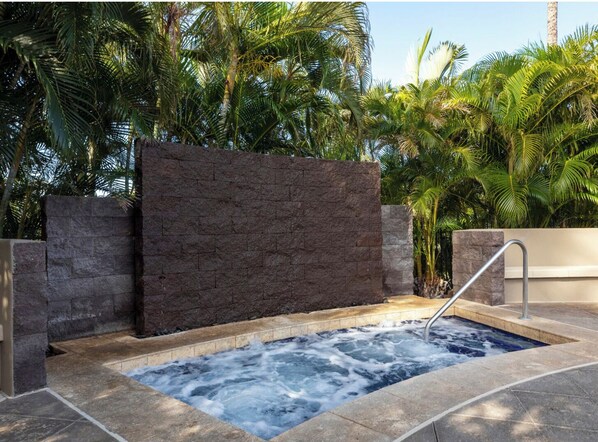 Outdoor pool - RENOVATED PROPERTY!! Book now! E101 (Waikoloa)