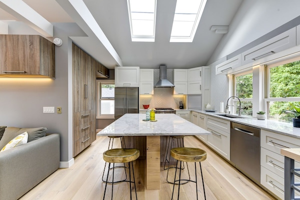 Light & bright kitchen