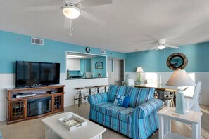 Living area - Oceanfront Bliss in Panama City Beach! 2BR Condo for 8 at Long Beach Resort. (Panama City Beach)