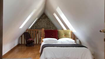 2 slaapkamers, een strijkplank/strijkijzer, wifi, beddengoed