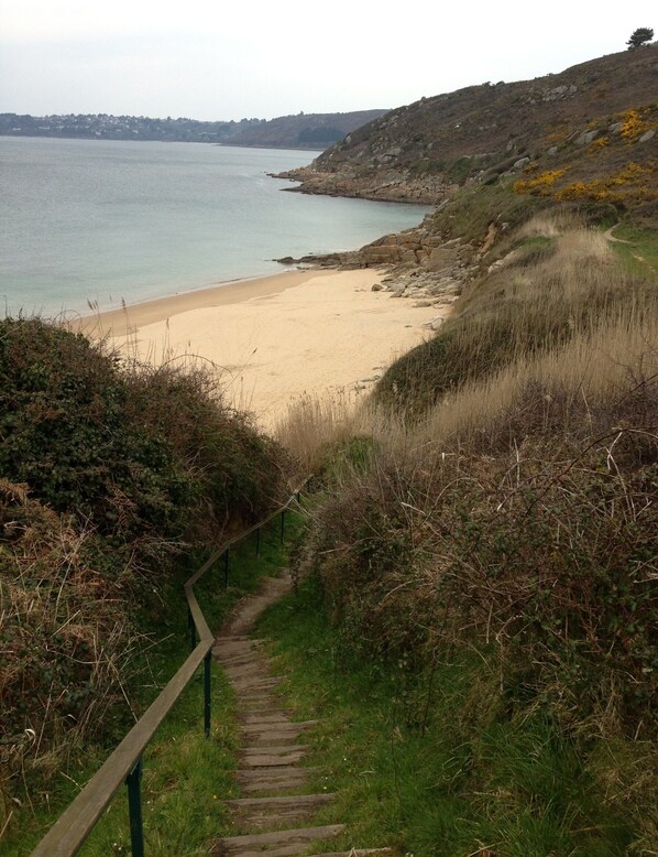 Beach nearby, sun-loungers - Breton farmhouse quiet, between sea and river (Lannion)