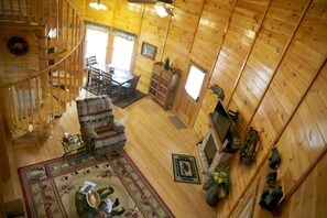 TV, fireplace, video games, DVD player - The Cozy Bearz Cabin, A place to relax and have a Great time! (Sevierville)