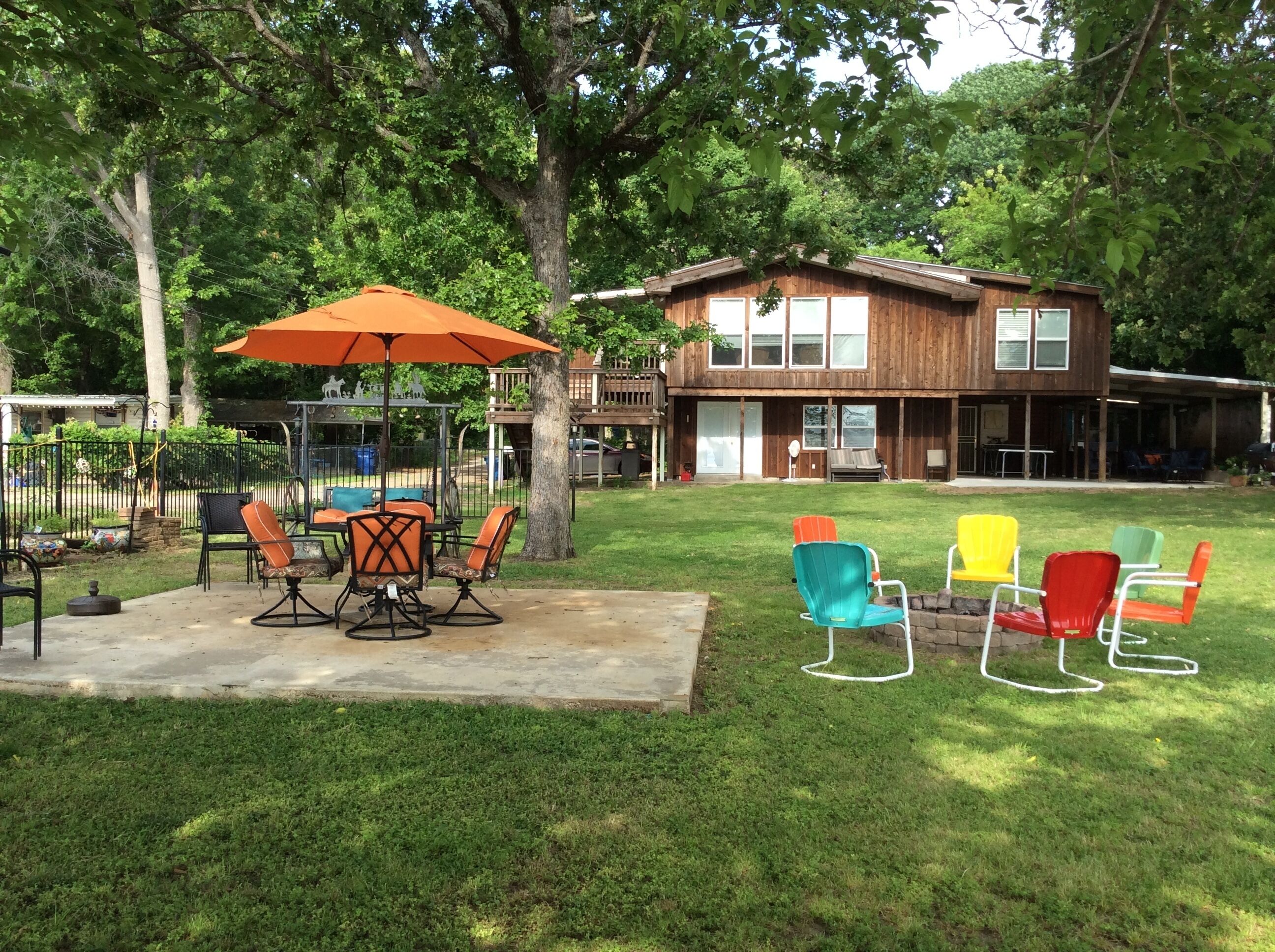 2 STORY HOUSE WITH GREAT SWIMMING,FISHING AND BOATING