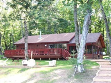 Lindsley Cove Log Cabin-Lakeside
