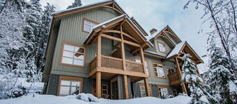 Mountain Star 16 - Ski in Walk out, Private Hot Tub, Fireplace
