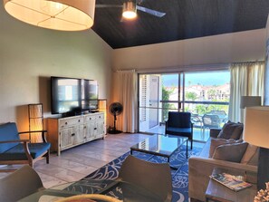 Smart TV, lettore DVD, libri