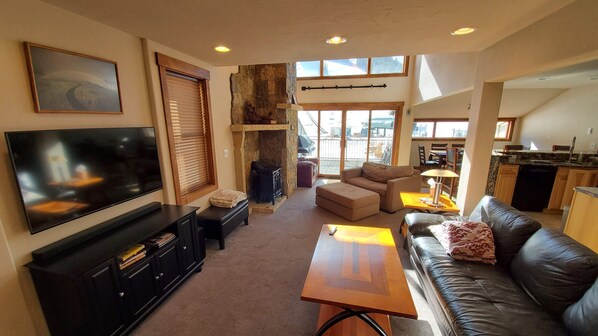 TV, peis og DVD-spiller