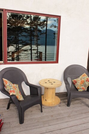 Terrace/patio - Beautiful timber frame Finley Point home, lake frontage. High speed internet.  (Polson)