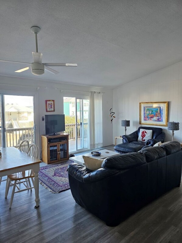 Smart TV, DVD player, books