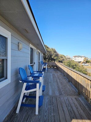 Terrace/patio - Cozy Cottage in Kitty Hawk with Gorgeous Ocean Views! (Kitty Hawk)