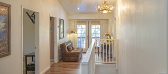 Lyx & kul för alla även husdjur! Hot tub, Pool Tbl, nära Ski, sjö, kajaker 