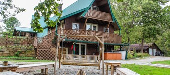 Luxury Lodge in Hocking Hills w/ Swimming Pool, Hot Tub and Lake - Wedding Venue
