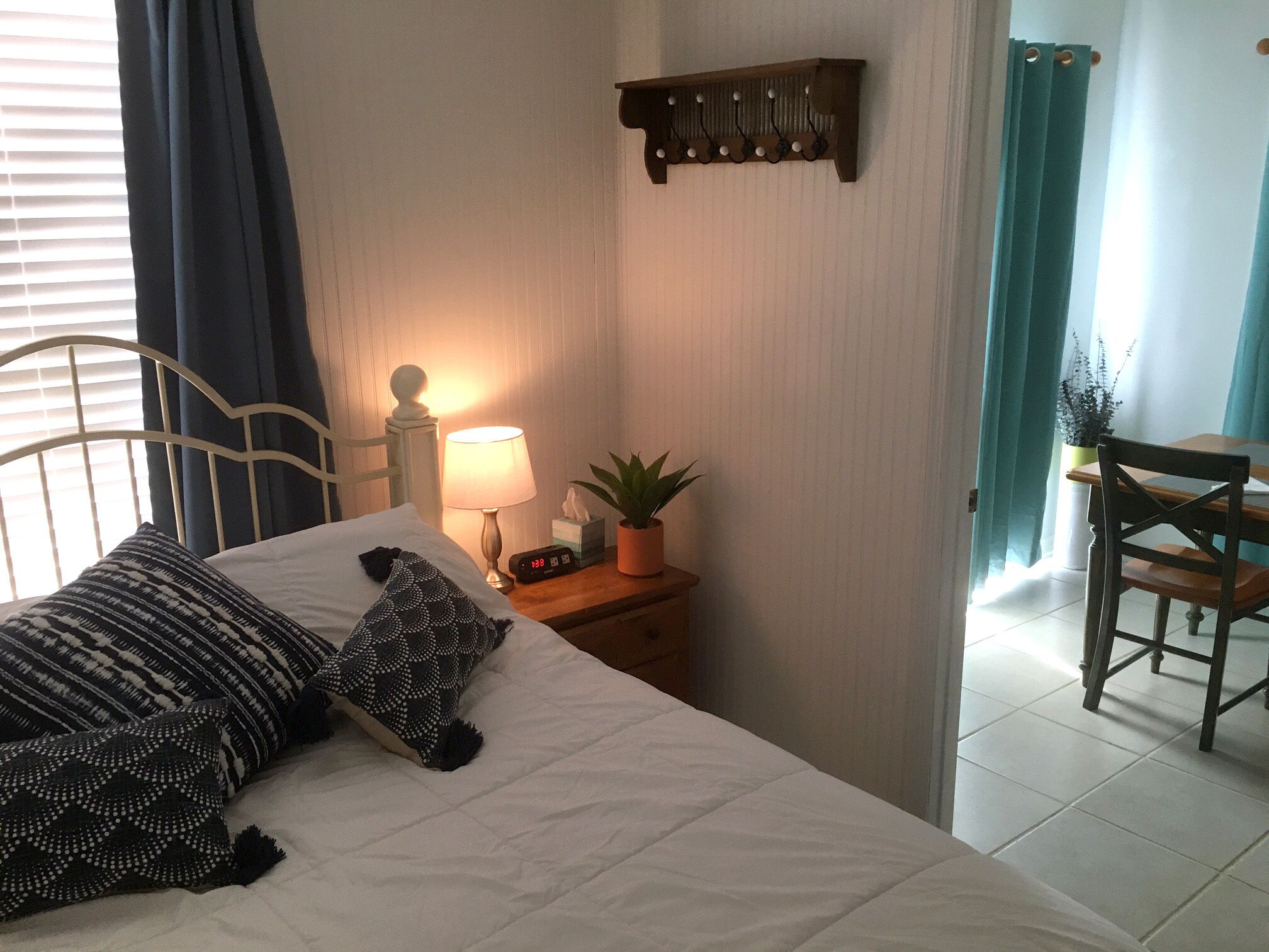 1 chambre, fer et planche à repasser, Wi-Fi gratuit, draps fournis