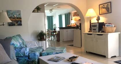 High Hedges Cottage - Cerca del centro de Mt Dora