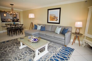 Smart TV, DVD player - King Master Ocean Front Deluxe Unit in Coastal Chic Style- (Miramar Beach)