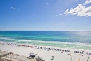 On the beach, sun loungers - King Master Ocean Front Deluxe Unit in Coastal Chic Style- (Miramar Beach)