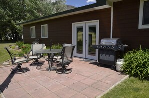 屋外ダイニングエリア