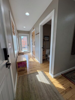 Interior - Lakeside Retreat or Winter Wonderland...You Choose (Lake Linden)