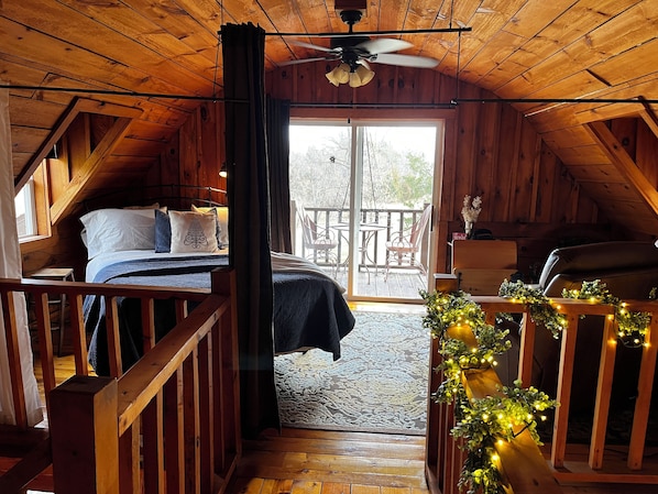 2 bedrooms, travel cot, free WiFi, bed sheets