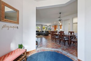 Dining - WALK TO FESTIVAL. Sleeps 8 in this 4 bedroom on the golf course  (Indio)