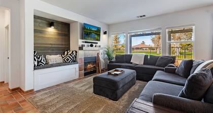WALK TO FESTIVAL. Sleeps 8 in this 4 bedroom on the golf course