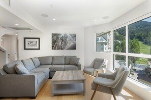 Téléviseur connecté, foyer, chaîne audio