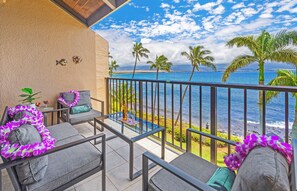 Property grounds - Oceanview, Air Conditioned, Centrally Located Maalaea Banyan Condo (Wailuku)