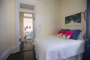 1 bedroom, desk, iron/ironing board, free WiFi