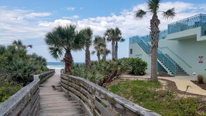 Property grounds - Stylish beach front condo with spectacular view! (New Smyrna Beach)