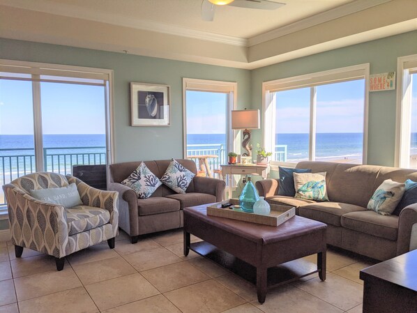 Smart TV, DVD player, stereo - Stylish beach front condo with spectacular view! (New Smyrna Beach)